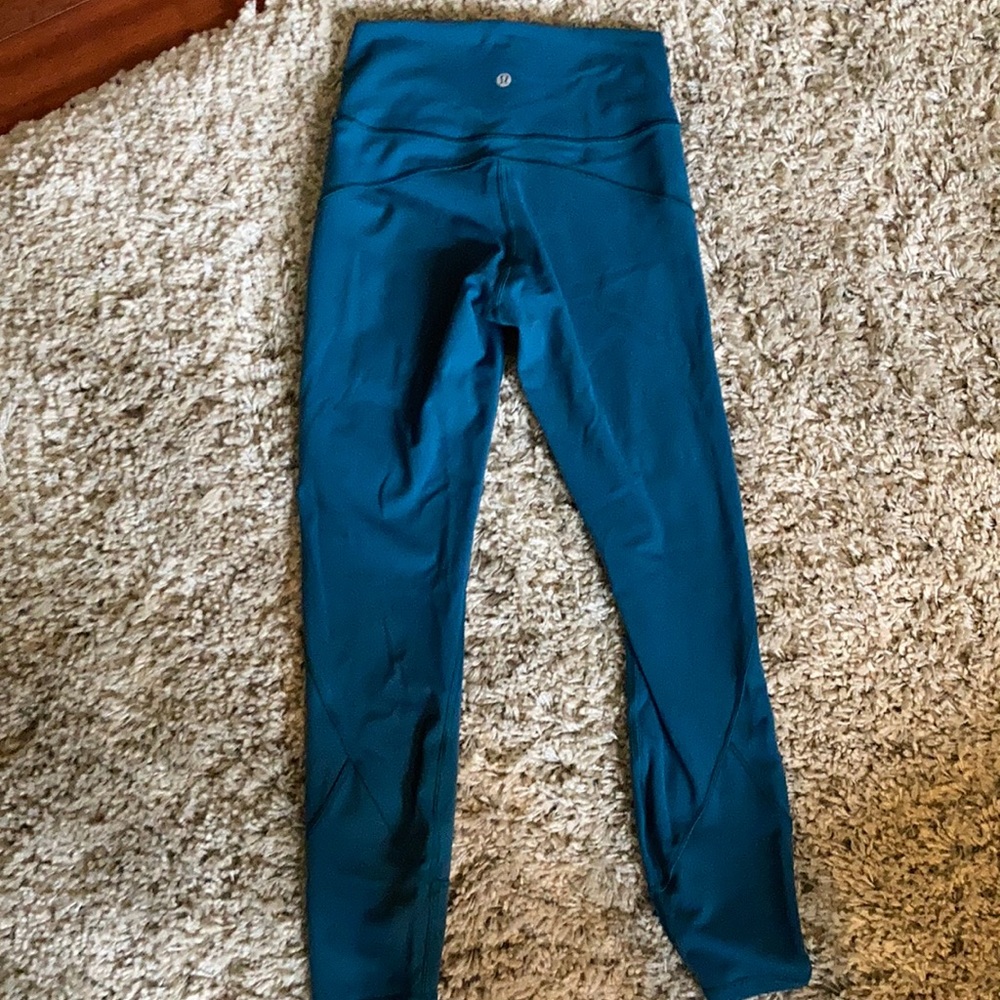 Lulu Lemon In Movement Tight Size 6